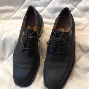 Men’s sporty frees shoes worn twice